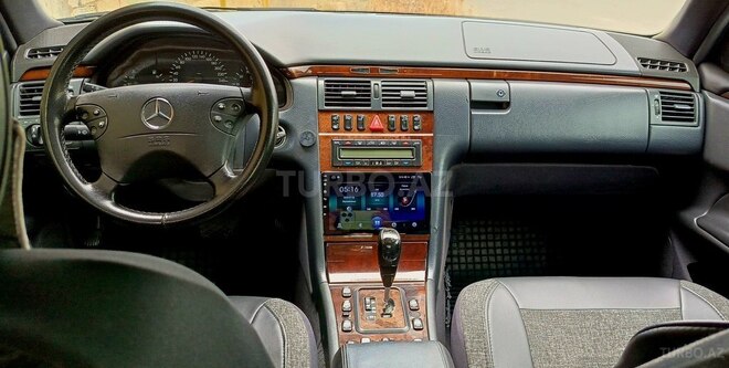 Mercedes E 280-12