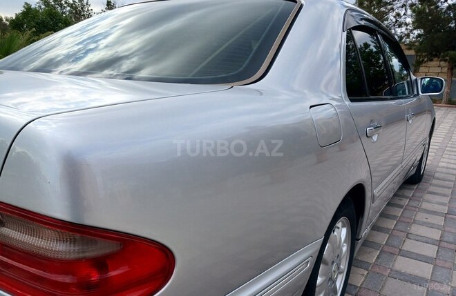 Mercedes E 280-7