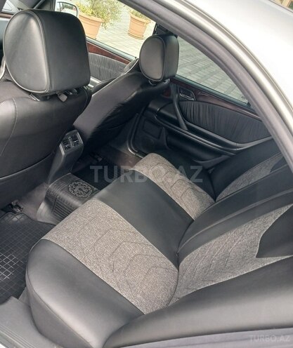 Mercedes E 280-4