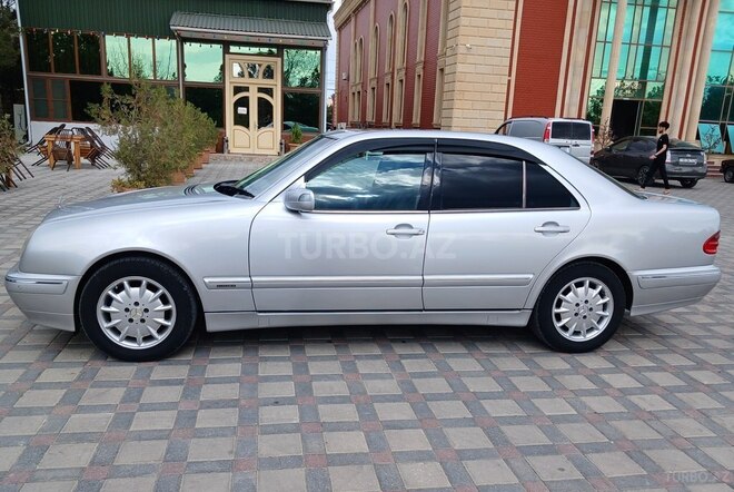 Mercedes E 280-6