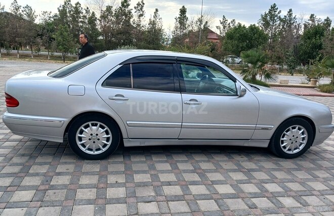 Mercedes E 280-5
