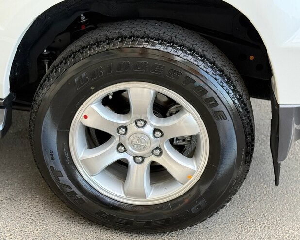 Toyota Land Cruiser Prado-13