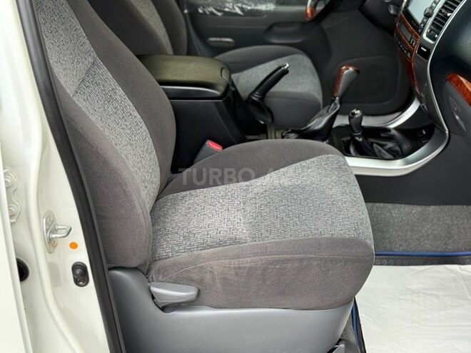 Toyota Land Cruiser Prado-20