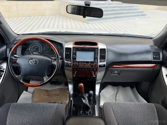 Toyota Land Cruiser Prado-7