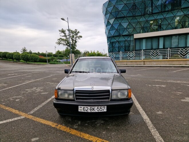 Mercedes 190 1989, 369,582 km - 2.0 l - Qəbələ