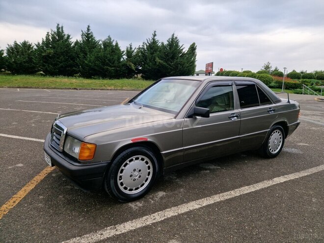 Mercedes 190 1989, 369,582 km - 2.0 l - Qəbələ