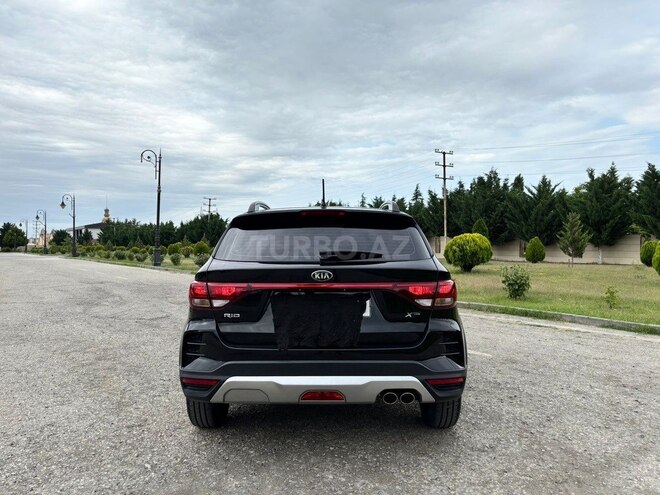 Kia Rio X-Line-3