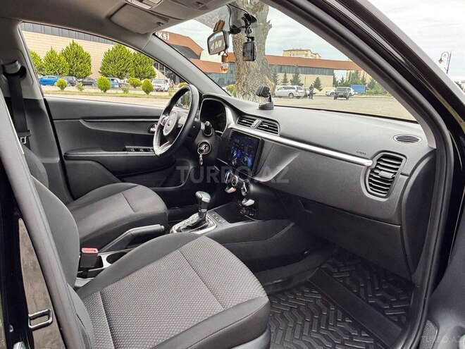 Kia Rio X-Line-5