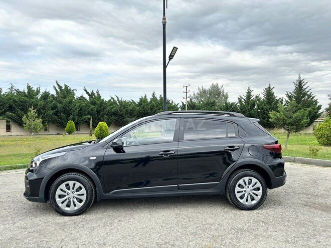 Kia Rio X-Line-2