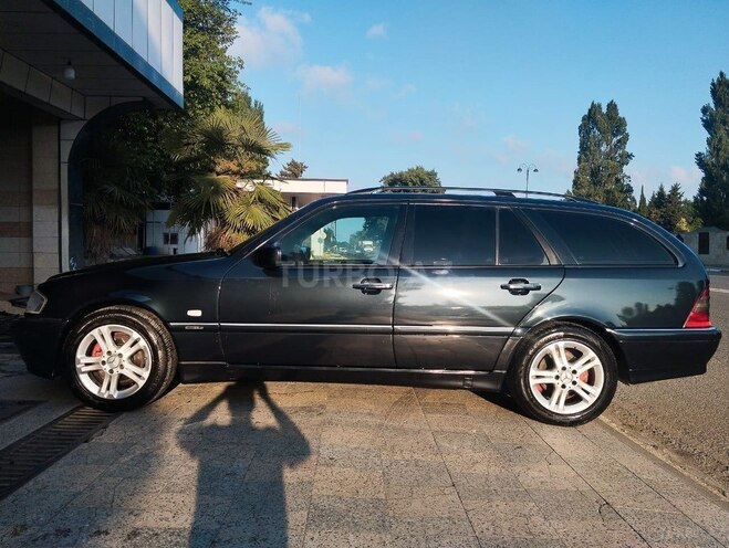 Mercedes C 220 d-7