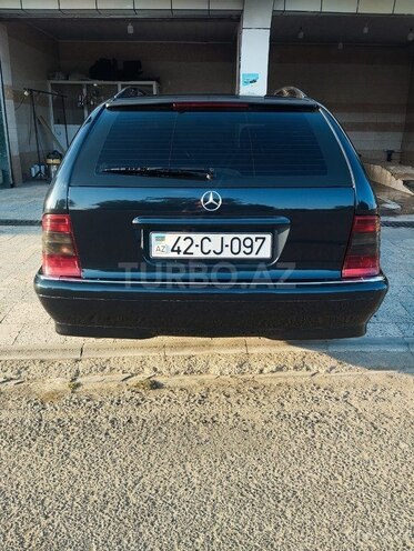 Mercedes C 220 d-10