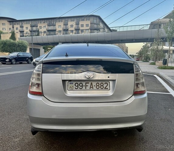Toyota Prius-4