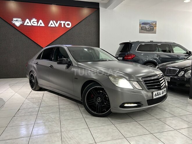 Mercedes E 220-1