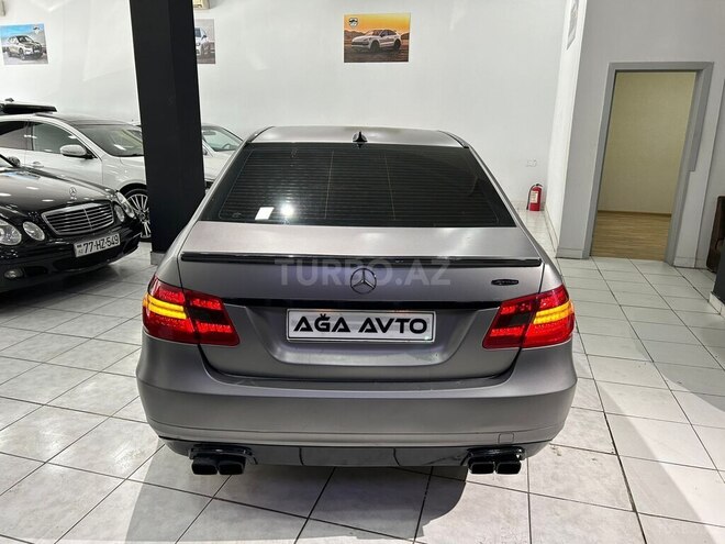 Mercedes E 220-10