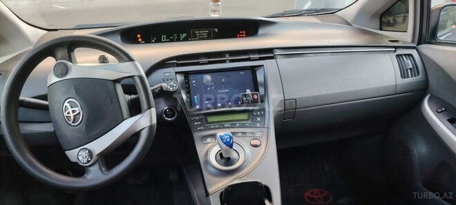 Toyota Prius-4