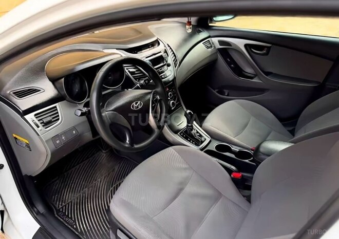 Hyundai Elantra 2015, 218,871 km - 1.8 l - Bakı