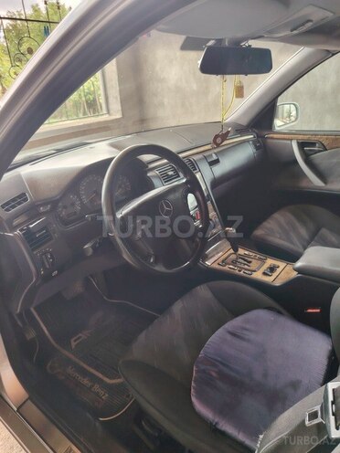 Mercedes E 240 1999, 406,000 km - 2.4 l - Ağstafa