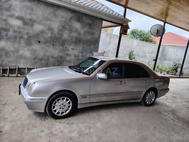 Mercedes E 240 1999, 406,000 km - 2.4 l - Ağstafa