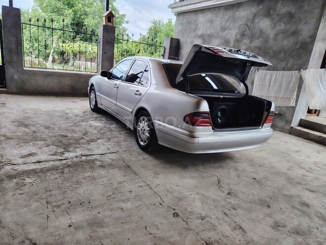 Mercedes E 240 1999, 406,000 km - 2.4 l - Ağstafa
