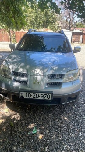 Mitsubishi Outlander 2005, 265,000 km - 2.4 l - Yevlax