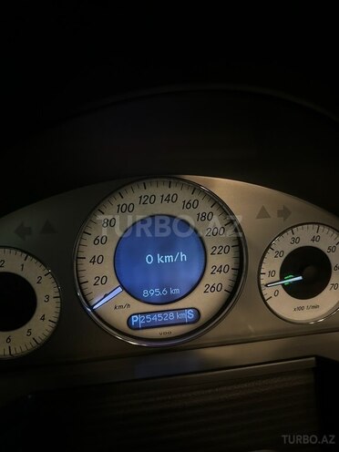 Mercedes E 300 2005, 255,000 km - 3.0 l - Bakı