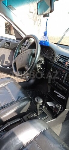 Opel Vectra 1994, 93,000 km - 2.0 l - Qax