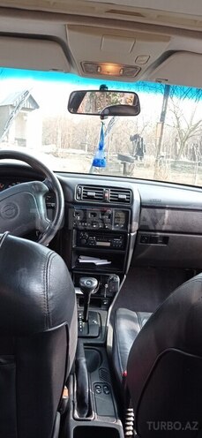 Opel Vectra 1994, 93,000 km - 2.0 l - Qax