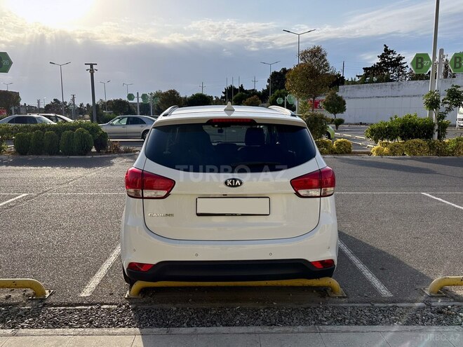 Kia Carens-4