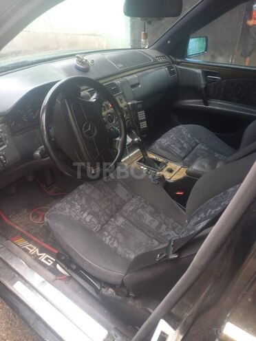 Mercedes C 230 1995, 200,500 km - 2.3 л - Qazax