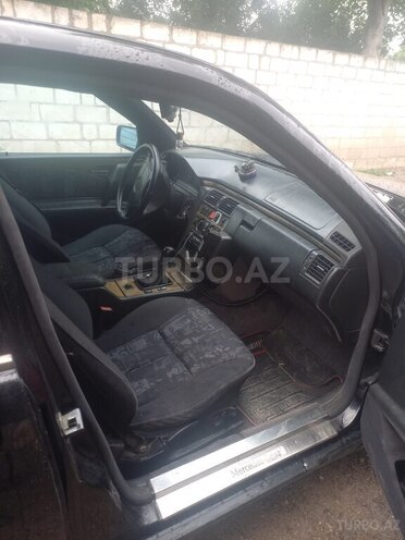 Mercedes C 230 1995, 200,500 km - 2.3 л - Qazax