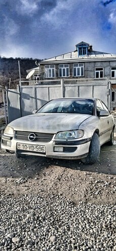 Opel Omega 1996, 350,000 km - 2.0 l - Qusar