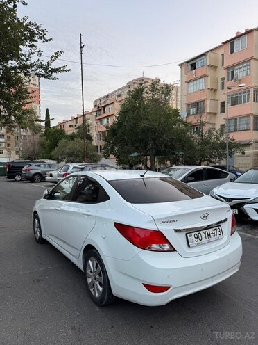 Hyundai Accent 2015, 95,000 km - 1.4 l - Bakı