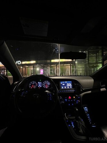 Hyundai Elantra 2018, 60,000 km - 1.6 л - Bakı