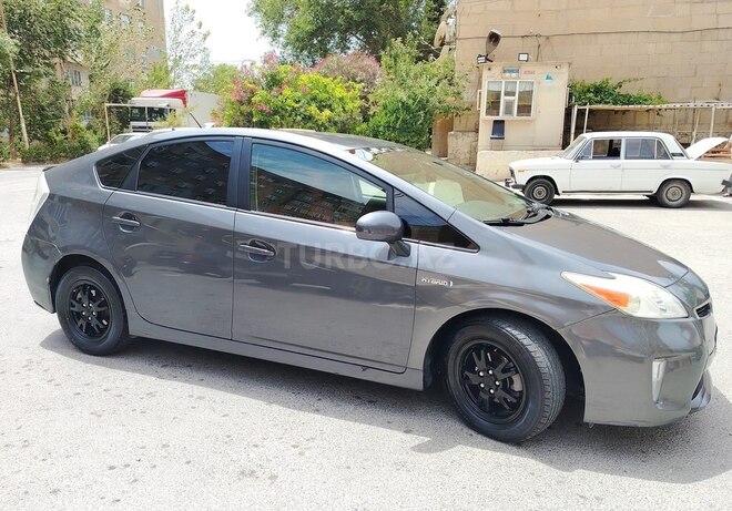 Toyota Prius 2015, 208,000 km - 1.8 л - Bakı