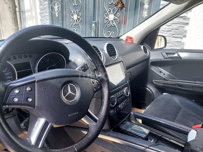 Mercedes ML 320 4MATIC 2006, 400,000 km - 3.0 l - Quba