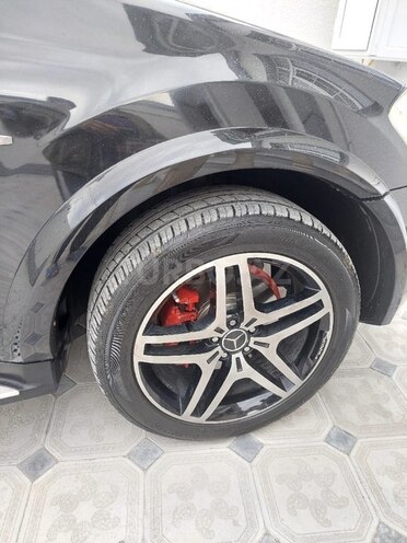 Mercedes ML 320 4MATIC 2006, 400,000 km - 3.0 l - Quba