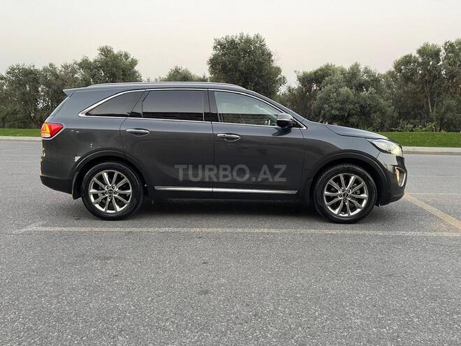 Kia Sorento-13