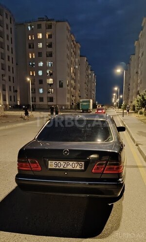 Mercedes E 240 2000, 230,000 km - 2.6 l - Bakı