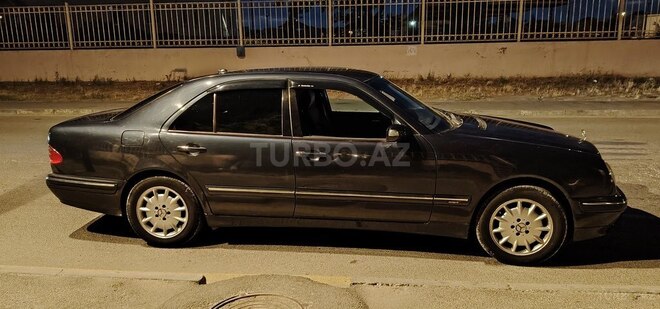 Mercedes E 240 2000, 230,000 km - 2.6 l - Bakı