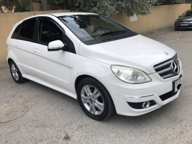 Mercedes B 180 2009, 137,000 km - 1.7 l - Sumqayıt