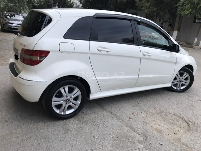Mercedes B 180 2009, 137,000 km - 1.7 l - Sumqayıt