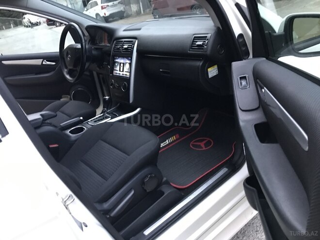 Mercedes B 180 2009, 137,000 km - 1.7 l - Sumqayıt