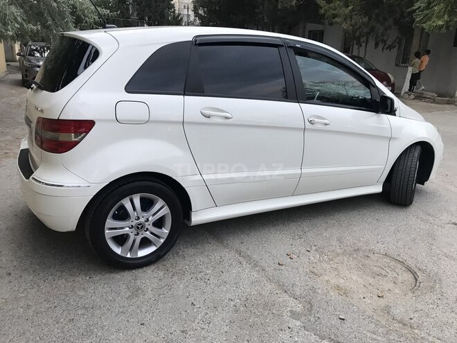 Mercedes B 180 2009, 137,000 km - 1.7 l - Sumqayıt