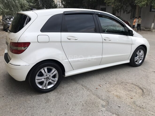 Mercedes B 180 2009, 137,000 km - 1.7 l - Sumqayıt