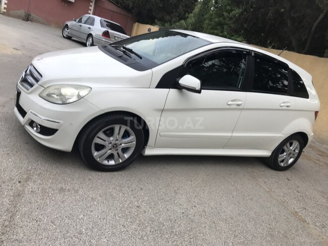 Mercedes B 180 2009, 137,000 km - 1.7 l - Sumqayıt