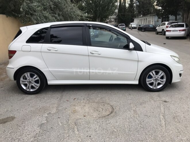 Mercedes B 180 2009, 137,000 km - 1.7 l - Sumqayıt