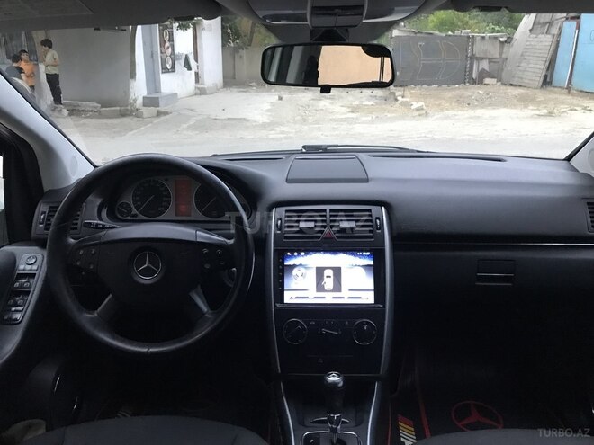 Mercedes B 180 2009, 137,000 km - 1.7 l - Sumqayıt