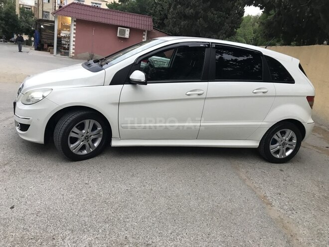 Mercedes B 180 2009, 137,000 km - 1.7 l - Sumqayıt