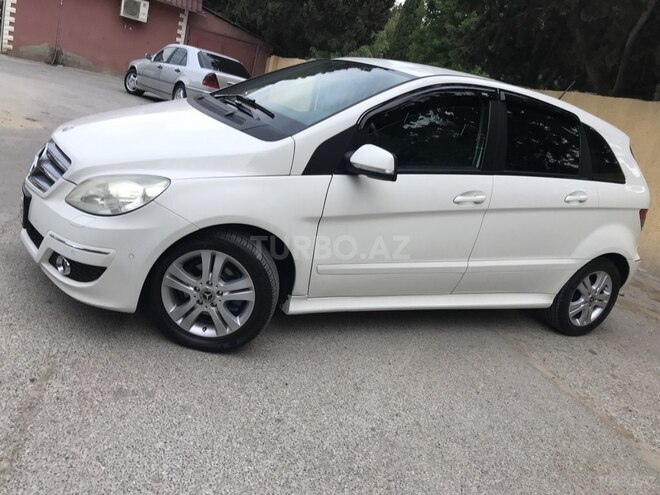 Mercedes B 180 2009, 137,000 km - 1.7 l - Sumqayıt