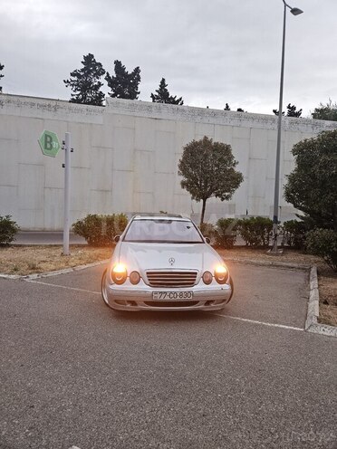 Mercedes E 220 d 1999, 270,000 km - 2.2 l - Bakı